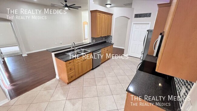 Building Photo - 795 Alcazar Ave