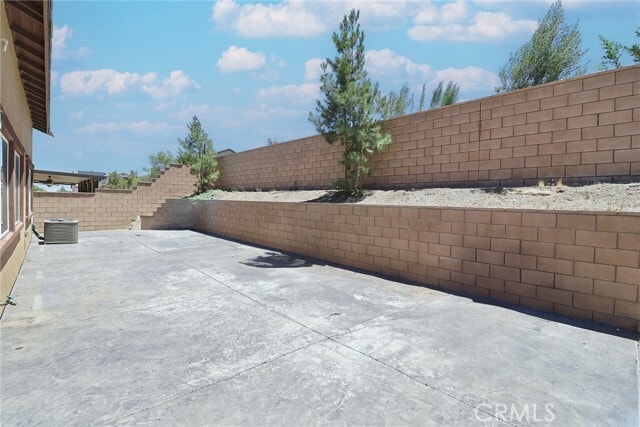Building Photo - 11745 Sierra Rd