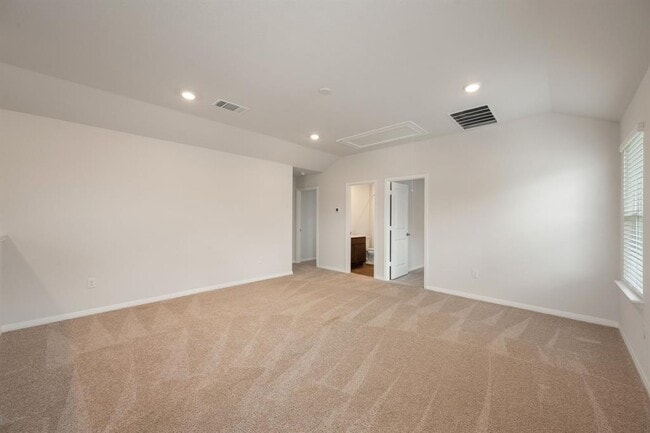 Building Photo - 409 Emerald Cv