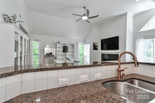 Building Photo - 2508 Cranbrook Ln