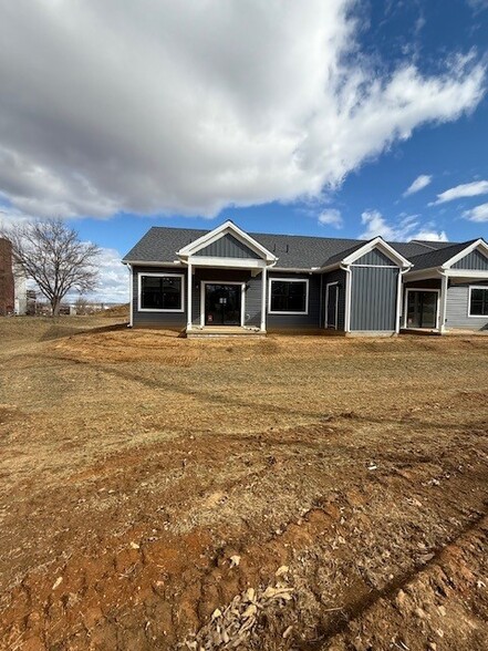 Birch rear - Penn Station Townhomes