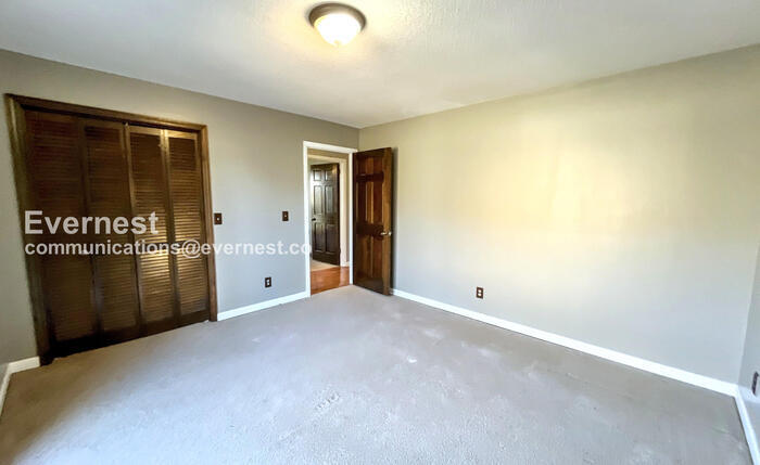 Building Photo - 7453 Twinbrook Dr