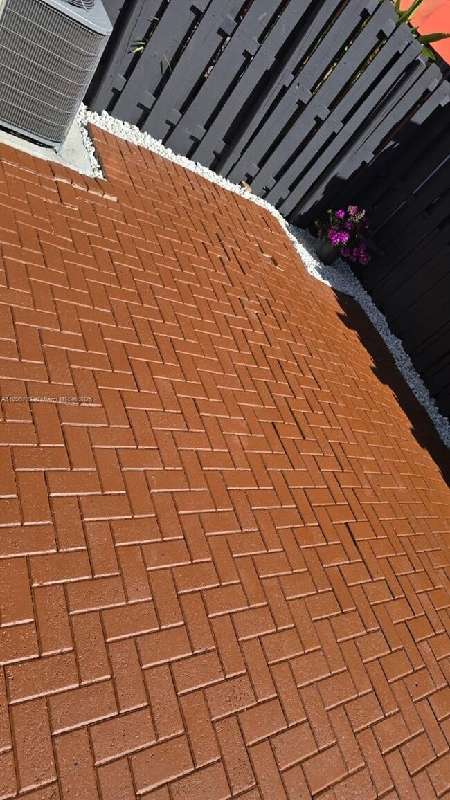 Building Photo - 5245 NW 112th Ave