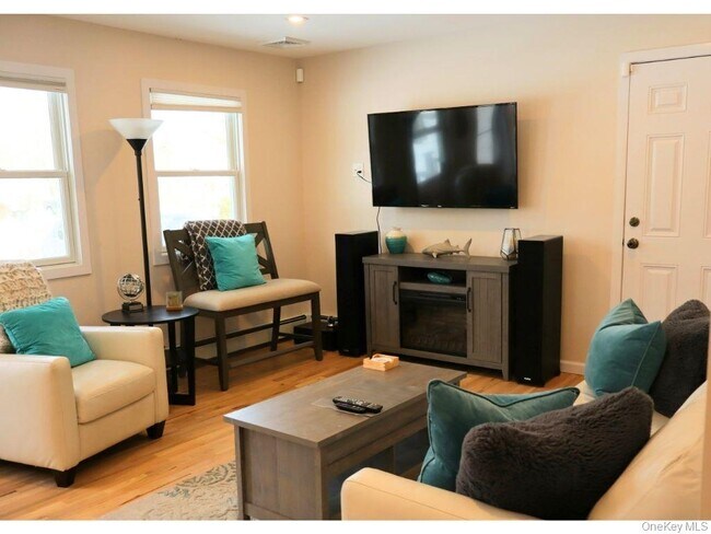 Building Photo - 38 Woodridge Rd