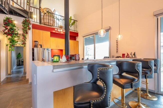 Building Photo - 612 N Kerry Dr