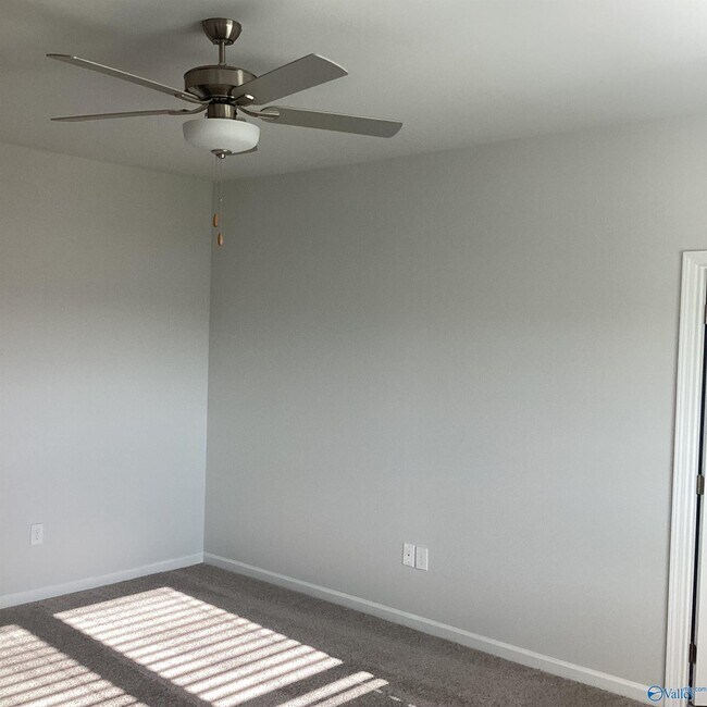 Building Photo - 104 Granby Ln