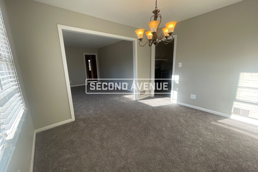 Building Photo - 1029 Hyacinth Dr