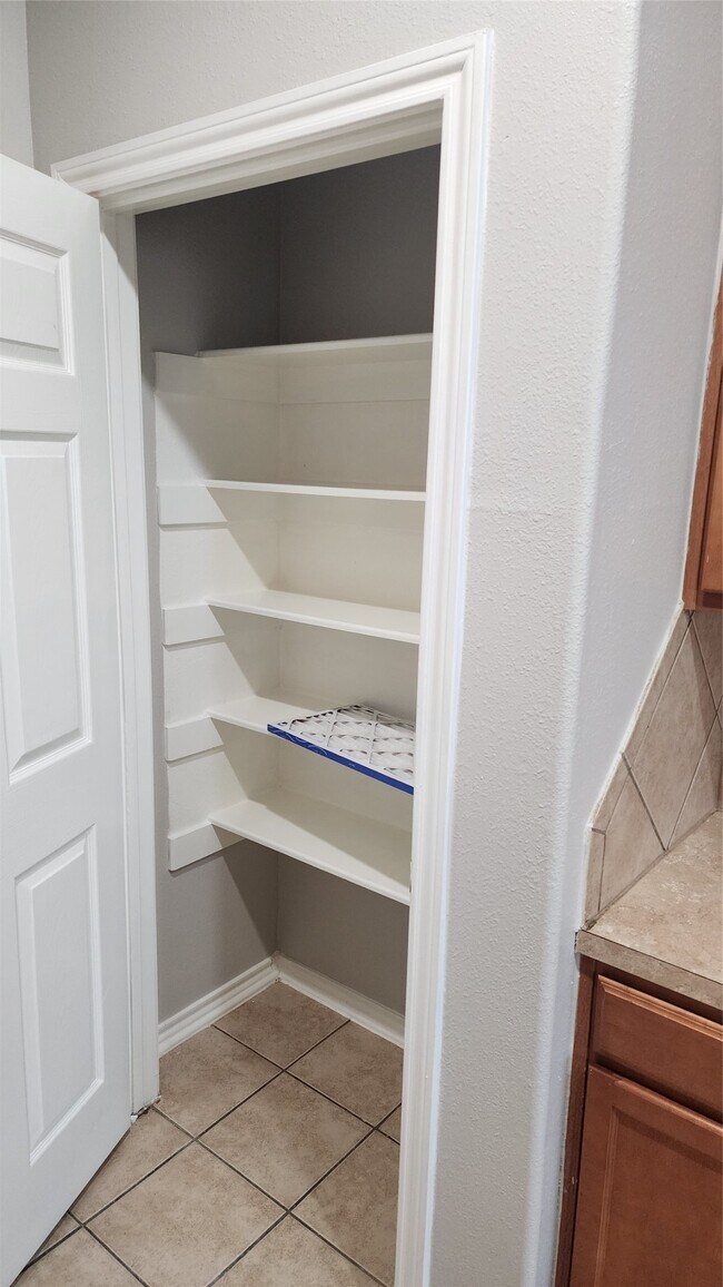 Building Photo - 11428 Hackmatack Way