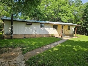 Building Photo - 101 Taylor Ln