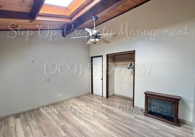 Building Photo - Delightful 3 Bed 2 Bath Home With Epic Mou...