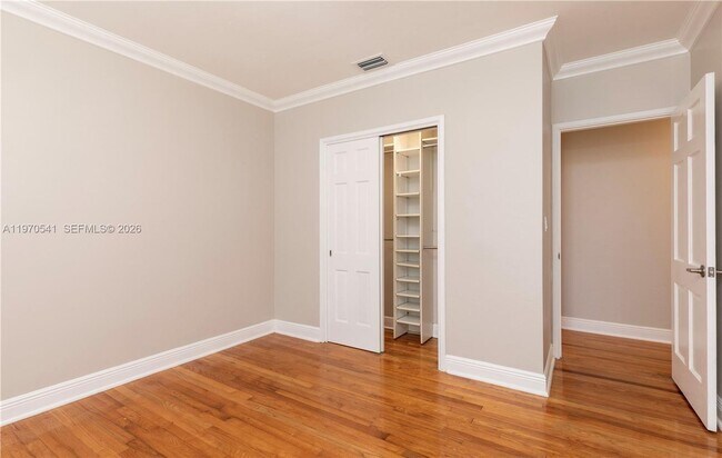 Building Photo - 1350 Mendavia Ave