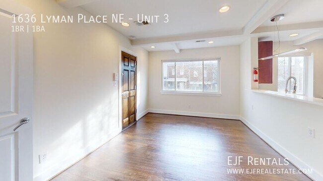 Building Photo - 1636 Lyman Pl NE