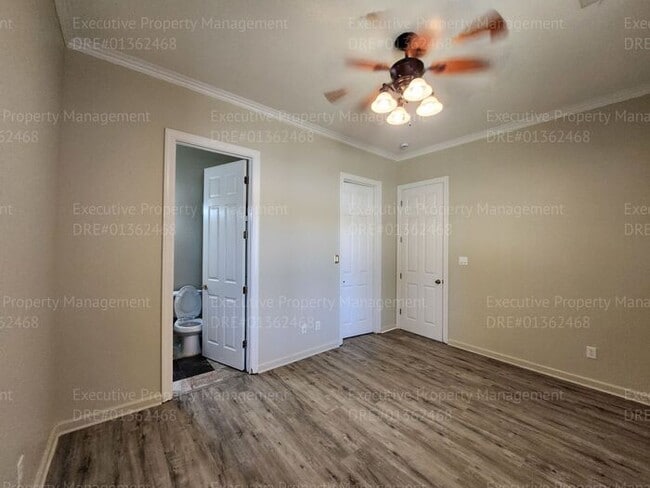 Building Photo - 4 bedroom 3 FULL bath/ 3 CAR Garage.. 2418...