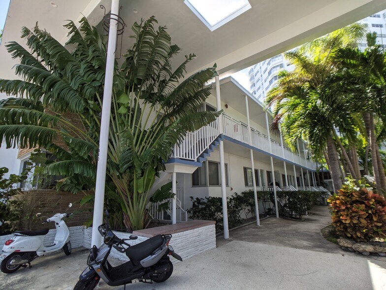 Building Photo - 1840 James Ave