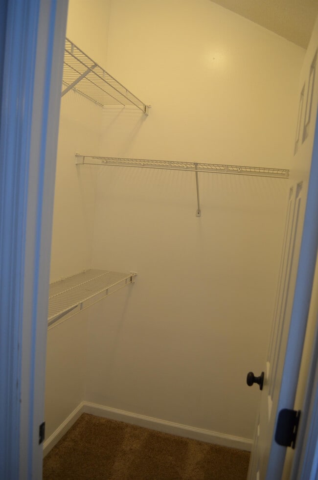 Building Photo - 638 Devon Rd