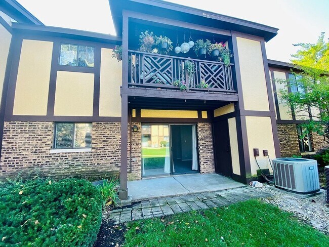 Building Photo - 1655 Dover Ct