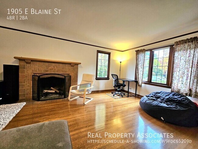 Building Photo - 1905 E Blaine St