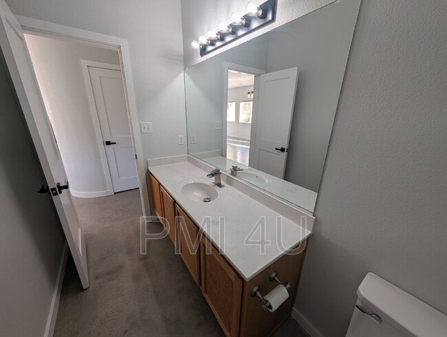 Building Photo - 7105 Casa Elena Dr NE