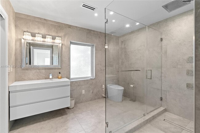 Building Photo - 251 NE 44th St