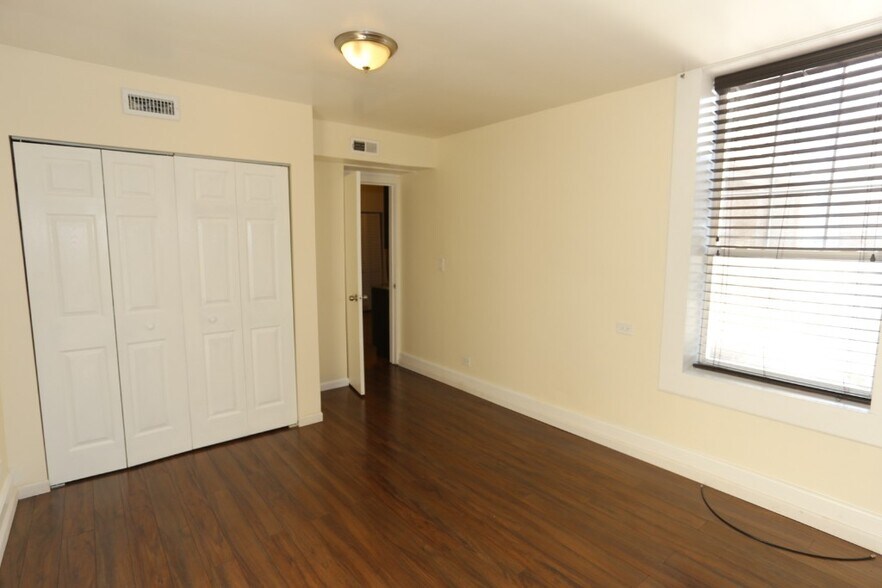 Building Photo - 2031 W Moffat St