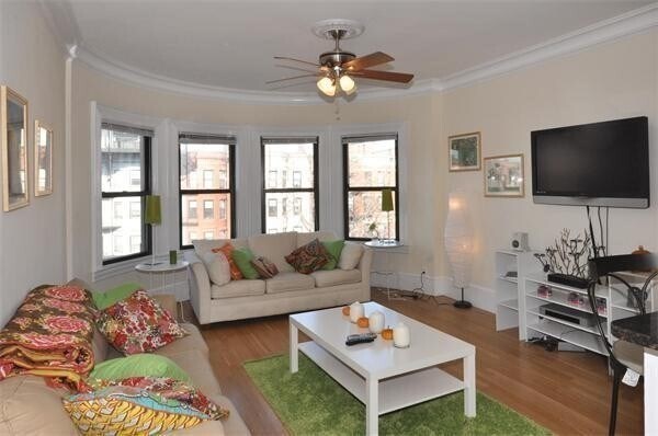 Building Photo - 855 Beacon St