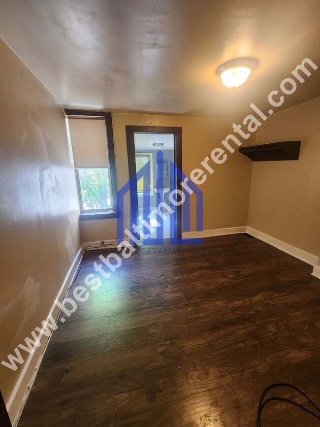 Building Photo - 2 Bedroom Home Available in West Baltimore