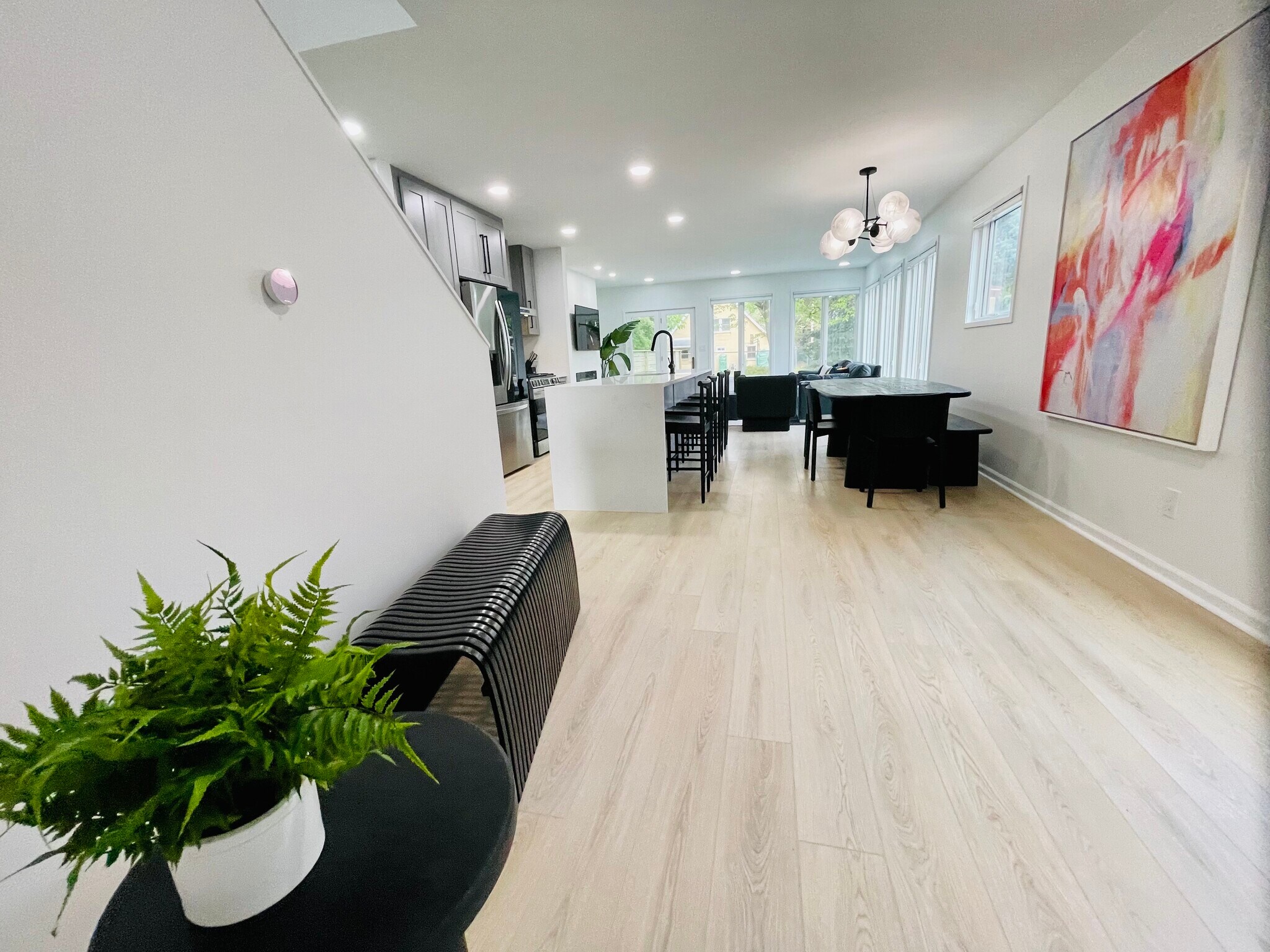 Building Photo - 323 Gross St