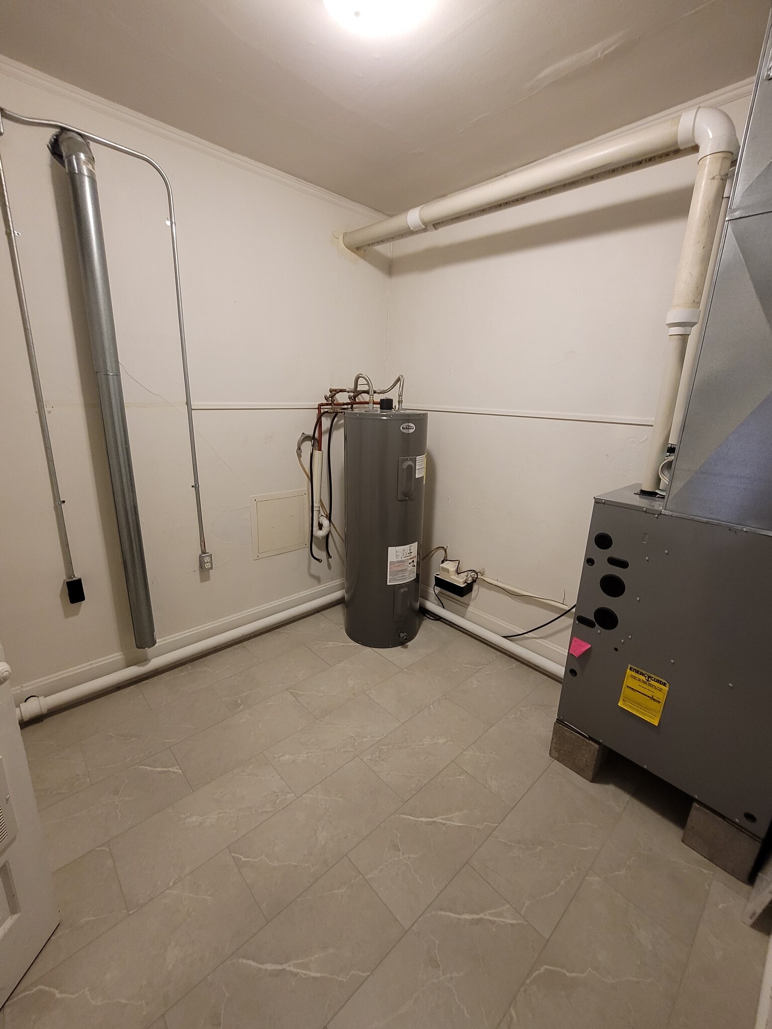 Laundry/Utility Room - 123 S Ludington St