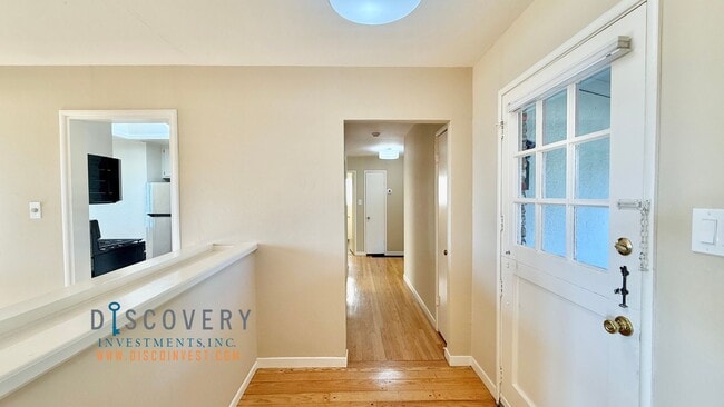Building Photo - 3+ Bedroom Modern El Cerrito Hills Home