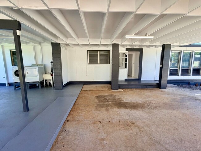 Building Photo - Newly Renovated 5BR/2BA Home – Move-In Ready in Pearl City