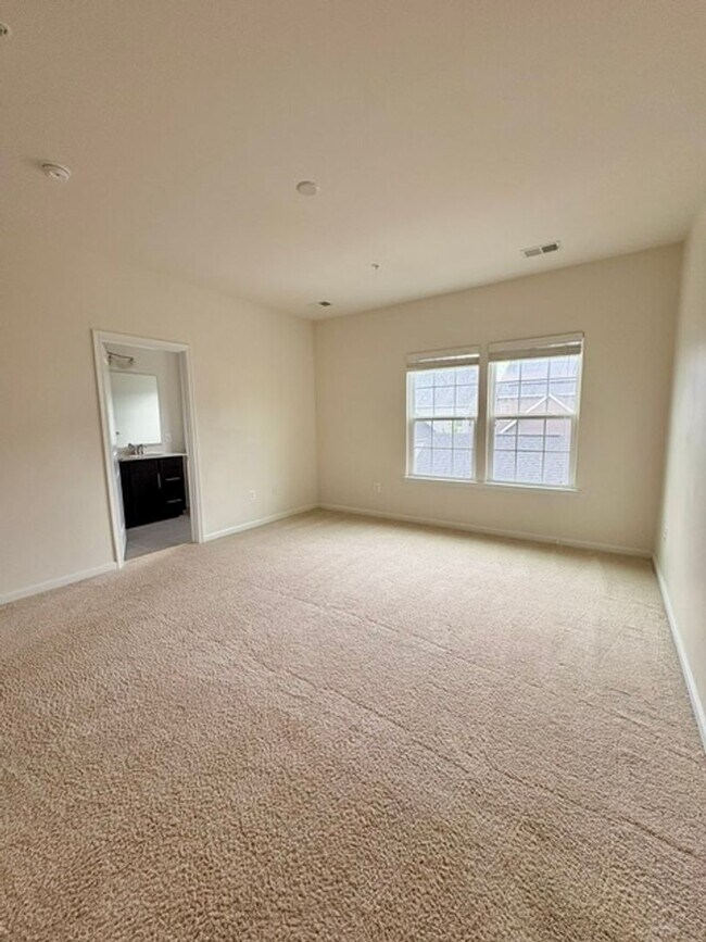 Building Photo - 12227 Majestic Maple Dr