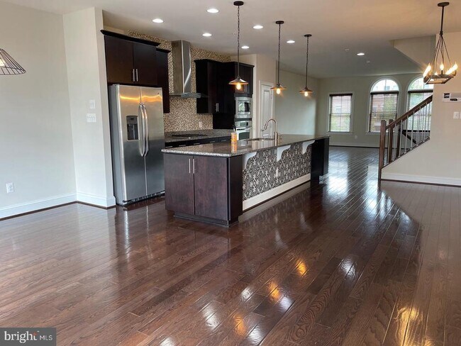 Building Photo - 44711 Plympton Square