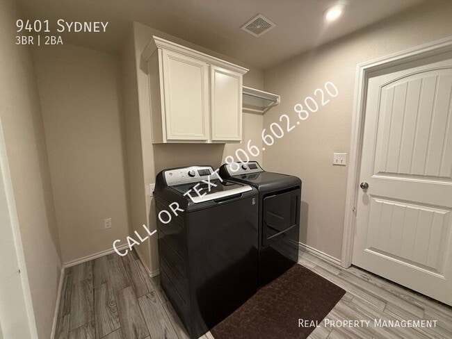 Building Photo - 9401 Sydney-