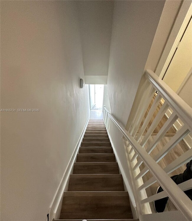 Building Photo - 12109 NE 5th Ave