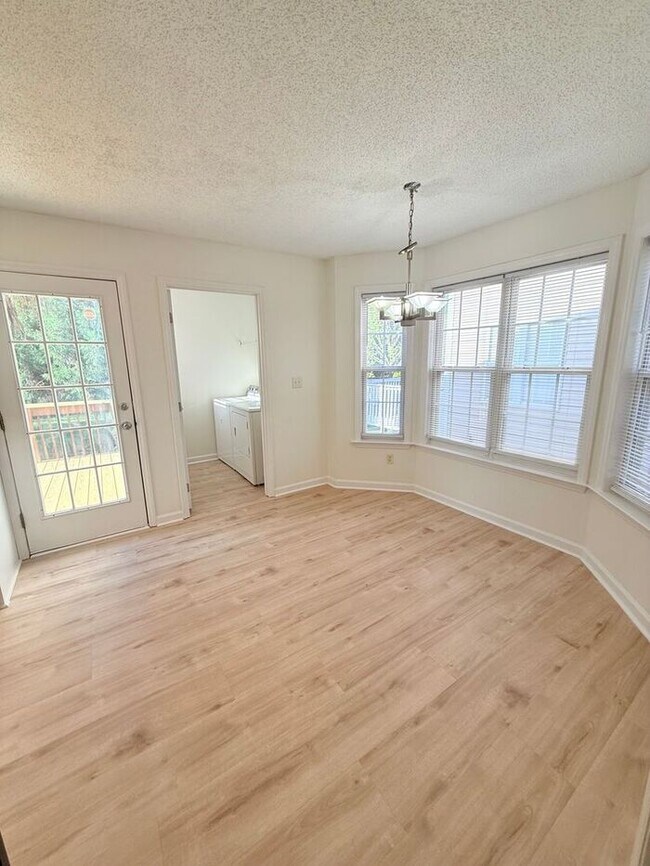 Building Photo - 1529 Crag Burn Ln