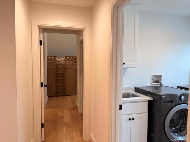 Building Photo - 6 Conifer Ct