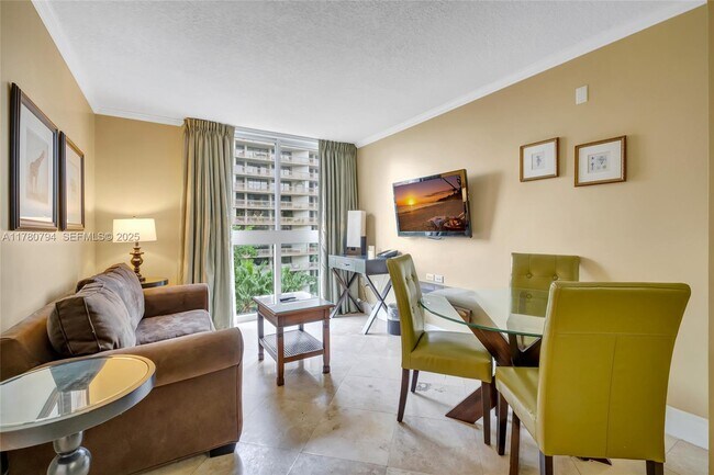 Building Photo - 2951 S Bayshore Dr