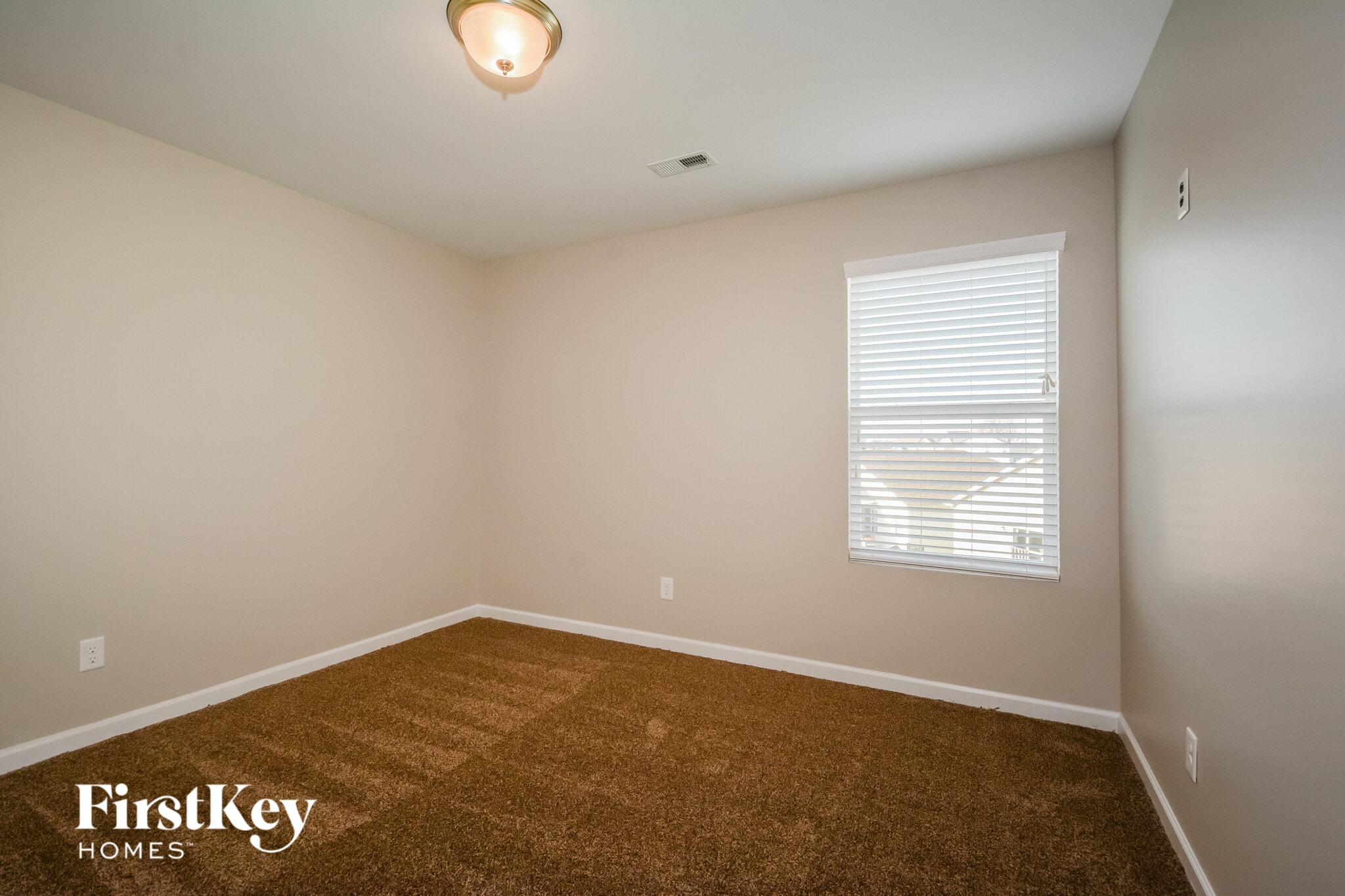 Building Photo - 121 Siena Dr