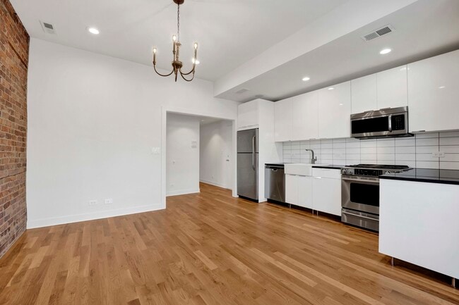 Building Photo - 4911 S Calumet Ave