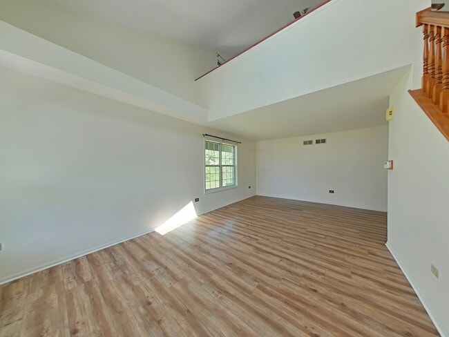 Building Photo - 3524 Willowview Ct