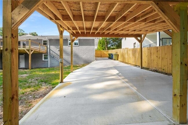 Building Photo - 681 Fielding Ln SW