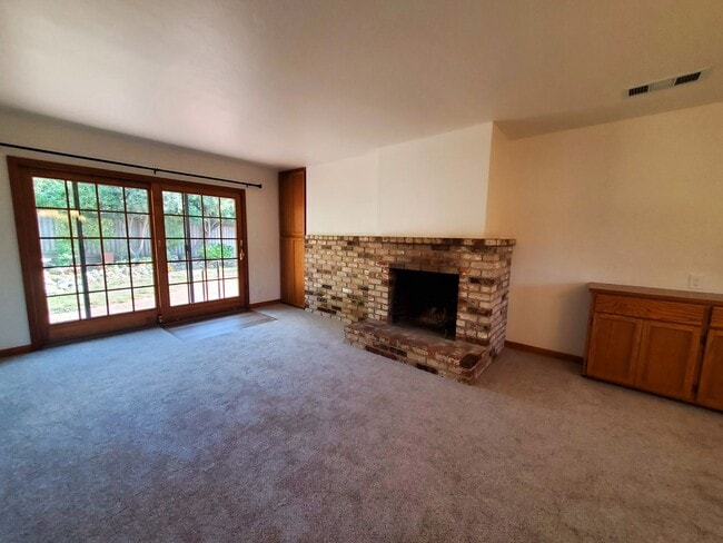 Building Photo - Stylish Single-Level in Marinwood | Great ...