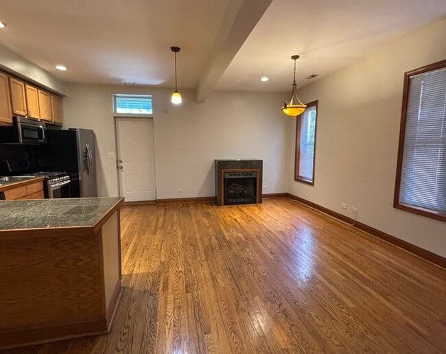 Building Photo - 4003 S Calumet Ave