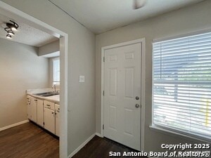 Building Photo - 2802 Lasses Blvd