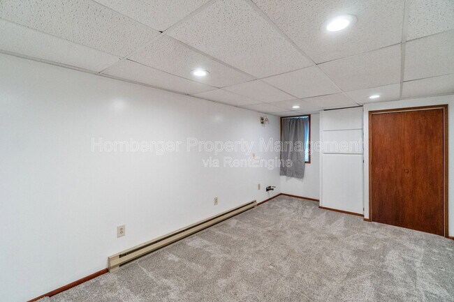 Building Photo - 1407 W Spring Ln