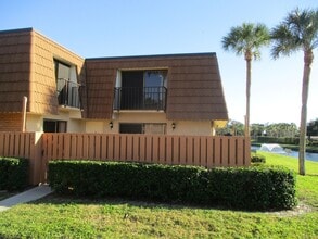 Building Photo - 145 Heritage Way
