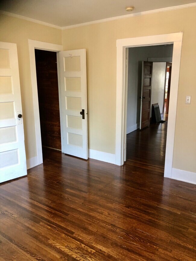 Building Photo - 654 Tularosa Dr