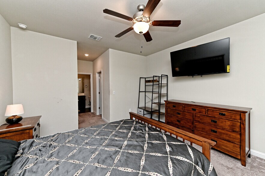 Building Photo - 7803 Norah Dr