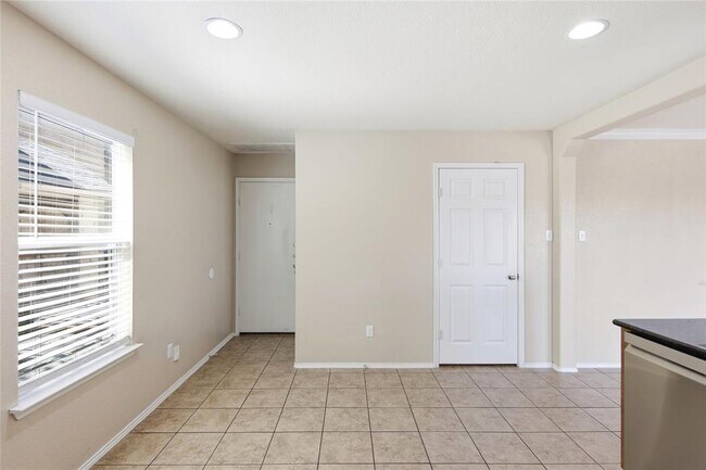 Building Photo - 11525 Autumn Ash Dr