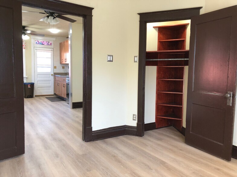Custom closet - 1308A Tower Grove Ave